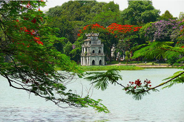 Hồ Gươm là một điểm nhấn đặc biệt nhất trong lòng Hà Nội.